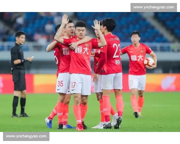 恒大对阵宏运焦点之战联赛格局走向引发球迷热议关键三分争夺悬念升级